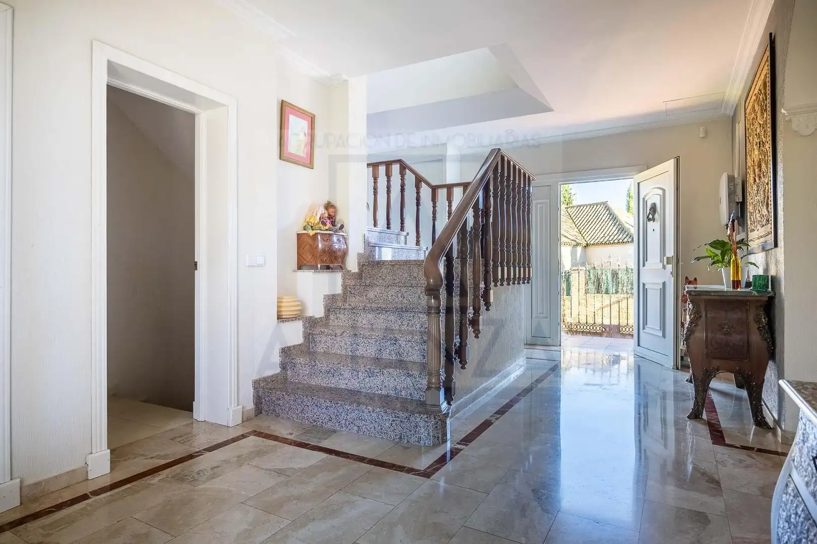 Casa o chalet en venta en Valencina de la Concepción con Aire acondicionado, Jardín privado y Piscina comunitaria