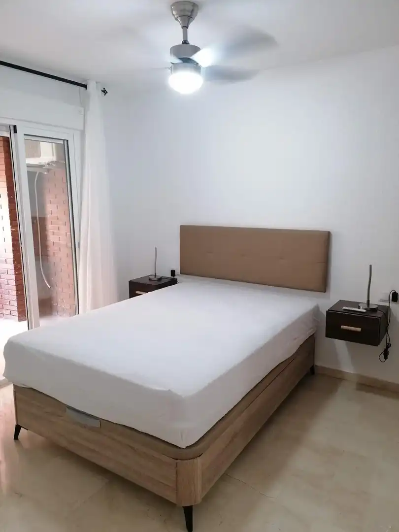 Dormitori de Apartament de lloguer en Málaga amb Aire condicionat, Calefacció i Terrassa