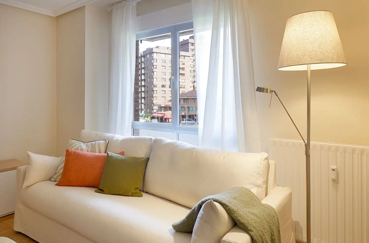 Sala de estar de Piso de alquiler en Gijón  con Calefacción, Terraza y Trastero