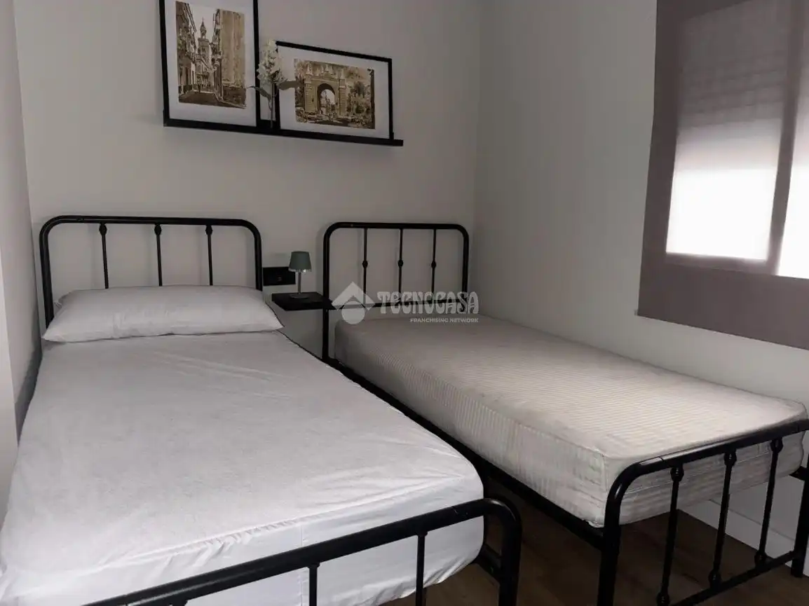 Bedroom of Flat for sale in Sevilla