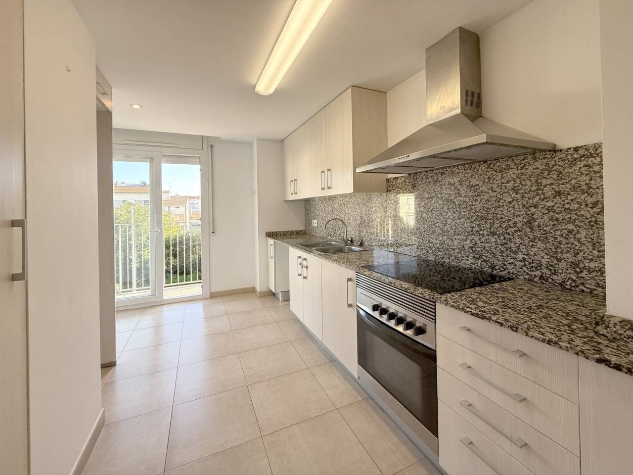 Kitchen of Flat for sale in Olot  with Heating, Terrace and Balcony