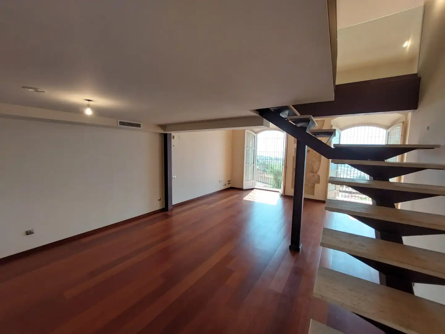 Dúplex de alquiler en Calle Estany, Nou Eixample Sud