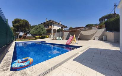 Piscina de Casa o xalet en venda en Vilanova del Vallès amb Aire condicionat, Calefacció i Jardí privat