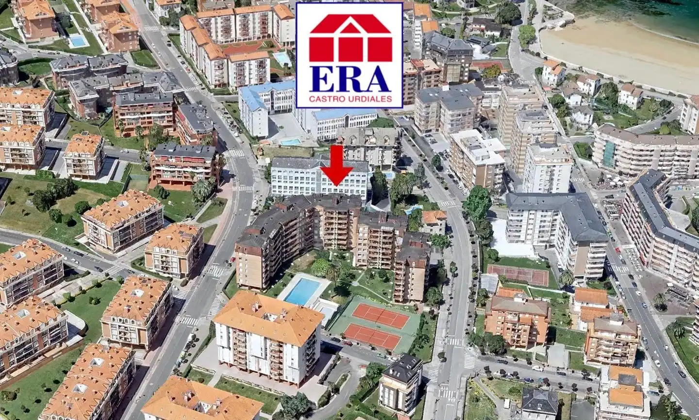 Vista exterior de Pis en venda en Castro-Urdiales amb Calefacció, Parquet i Terrassa