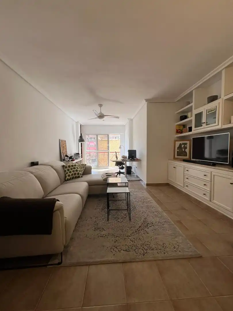 Sala d'estar de Pis de lloguer en Murcia amb Aire condicionat, Jardí privat i Traster