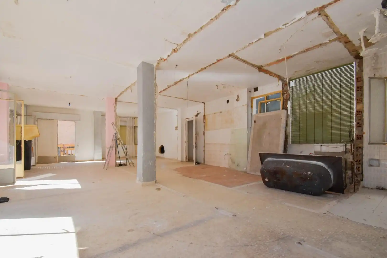 Edificio en venta en Huétor Vega