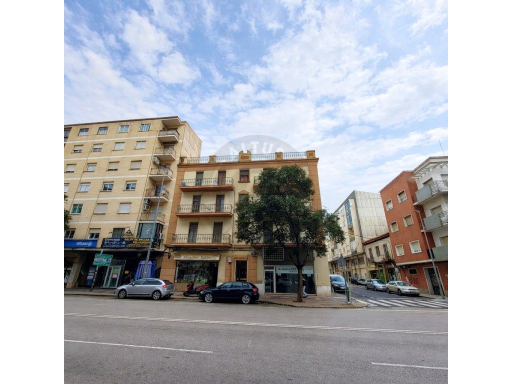 Vista exterior de Pis en venda en Cáceres Capital amb Terrassa i Internet