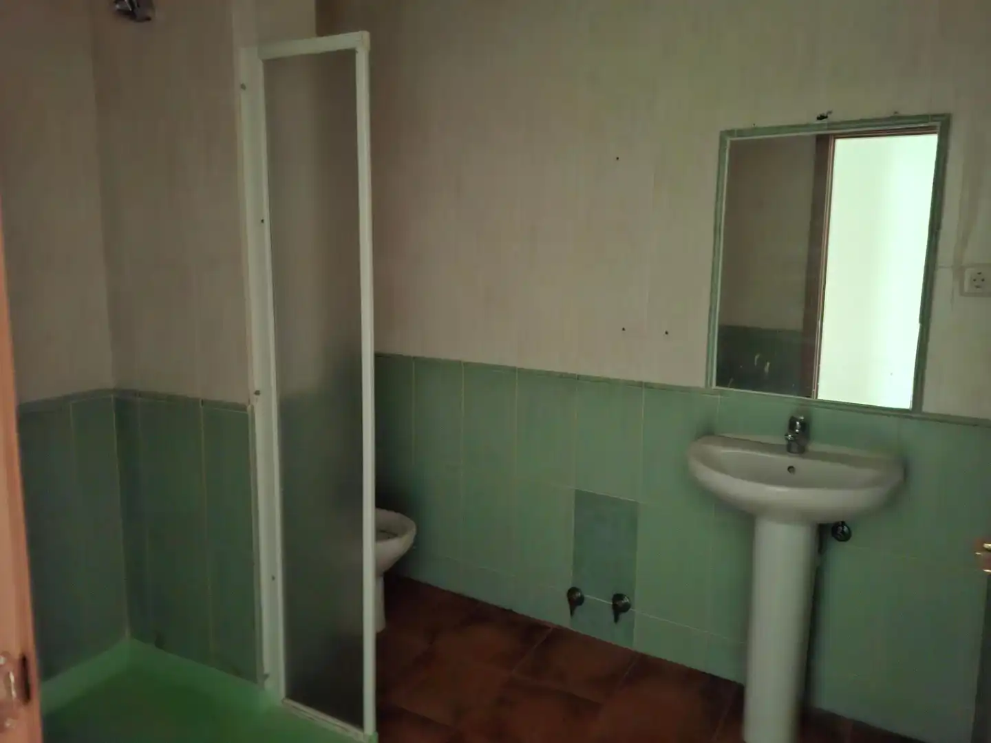 Bathroom of Houses for sale in Las Herencias