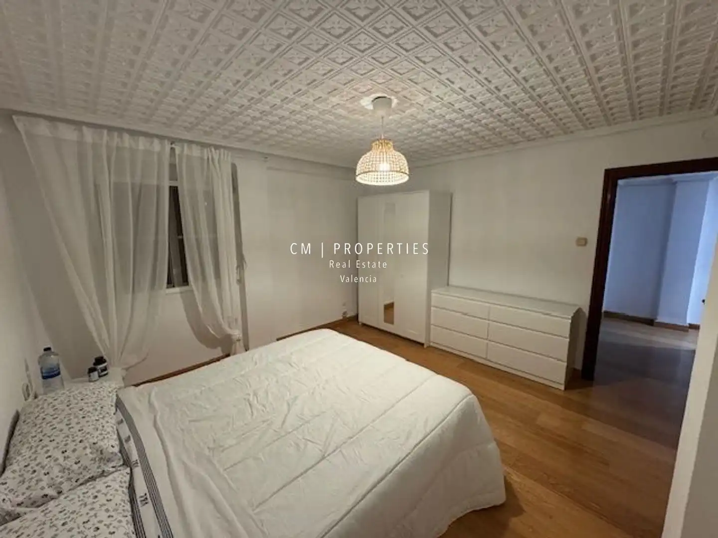 Flat for rent in Ruben Vela, En Corts - Doctor Waksman