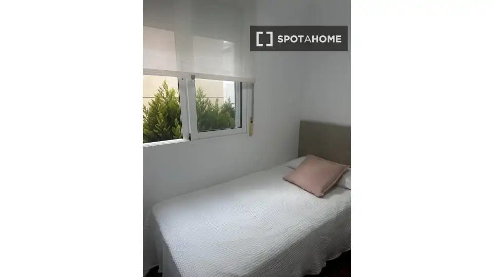 Bedroom of Flat for rent in Oliva  with Air Conditioner, Heating and Furnished
