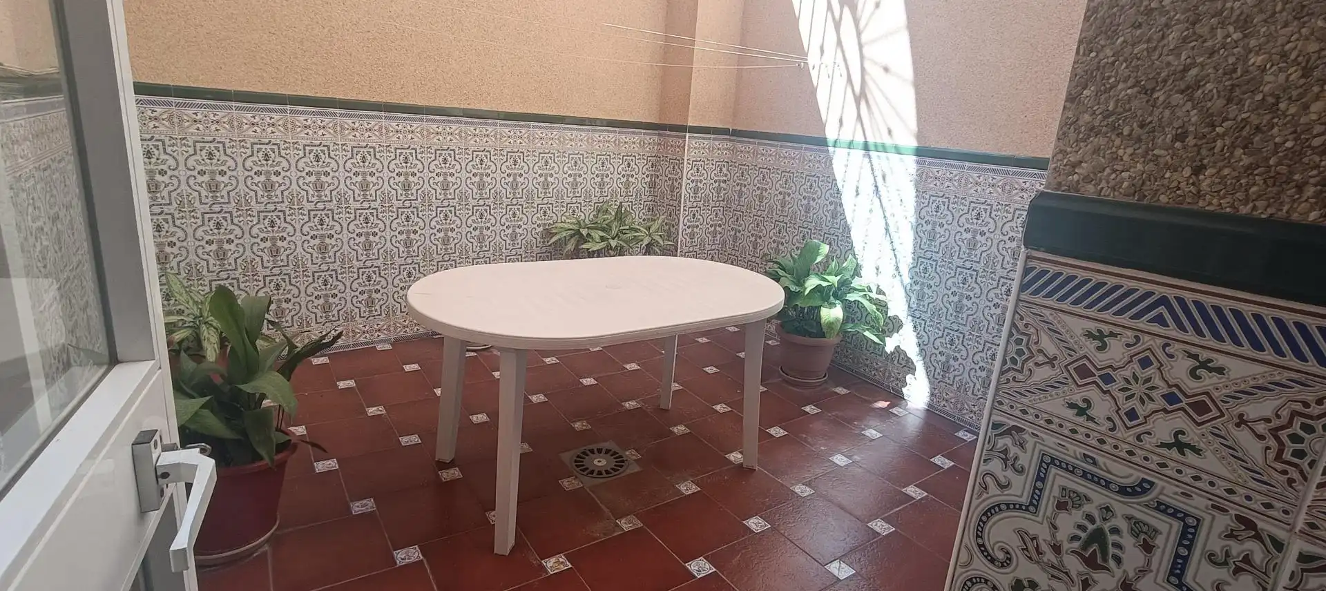 Terrassa de Casa adosada en venda en Algeciras amb Aire condicionat, Moblat i Alarma