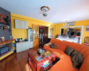 Living room of House or chalet for sale in Getafe  with Air Conditioner and Swimming Pool