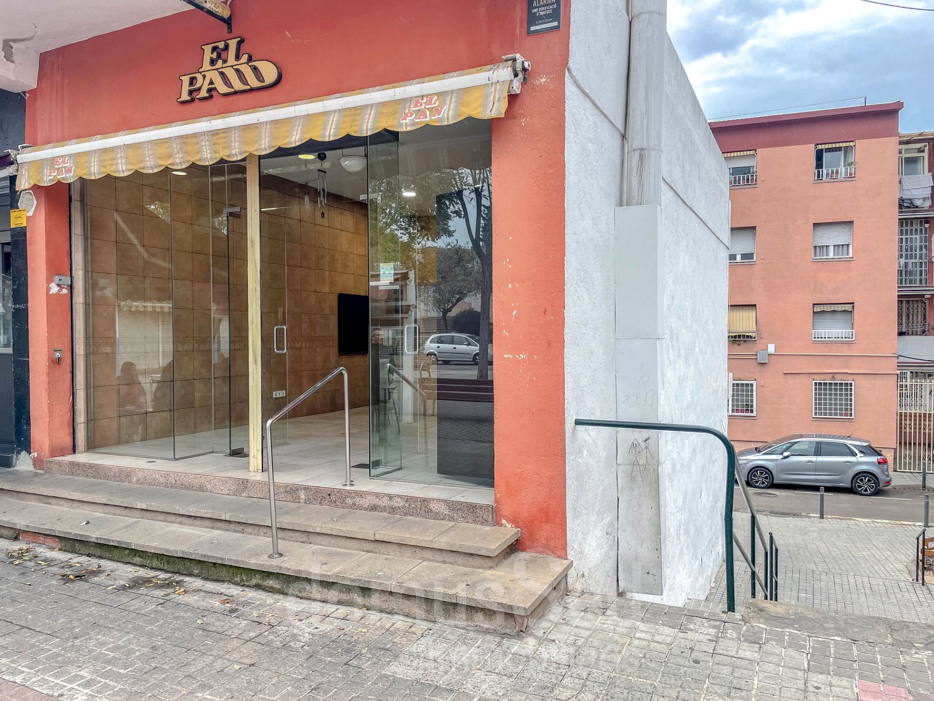 Premises to rent in Badalona