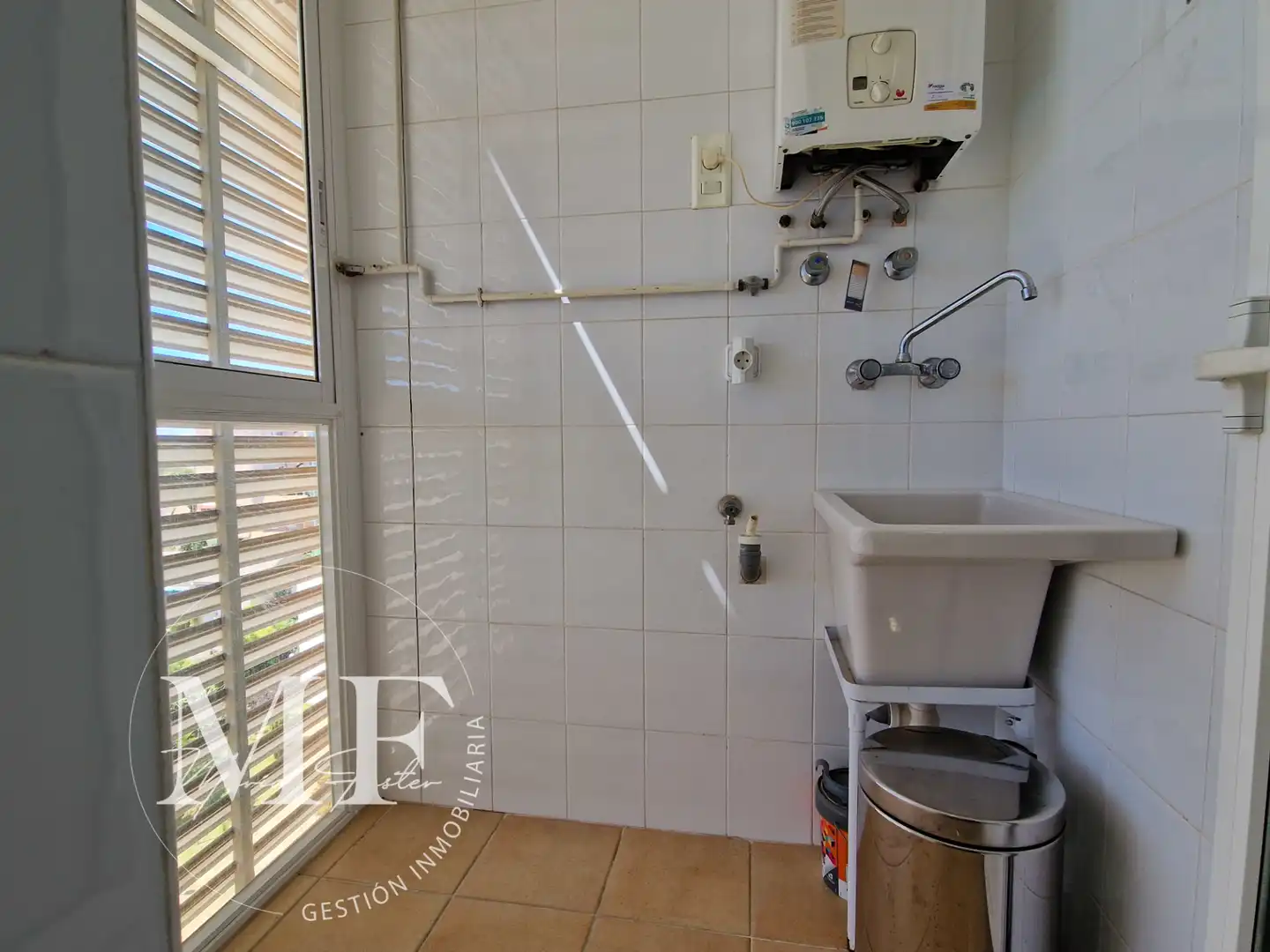 Badezimmer von Wohnung zum Verkauf in Alicante / Alacant mit Klimaanlage, Heizung und Terrasse