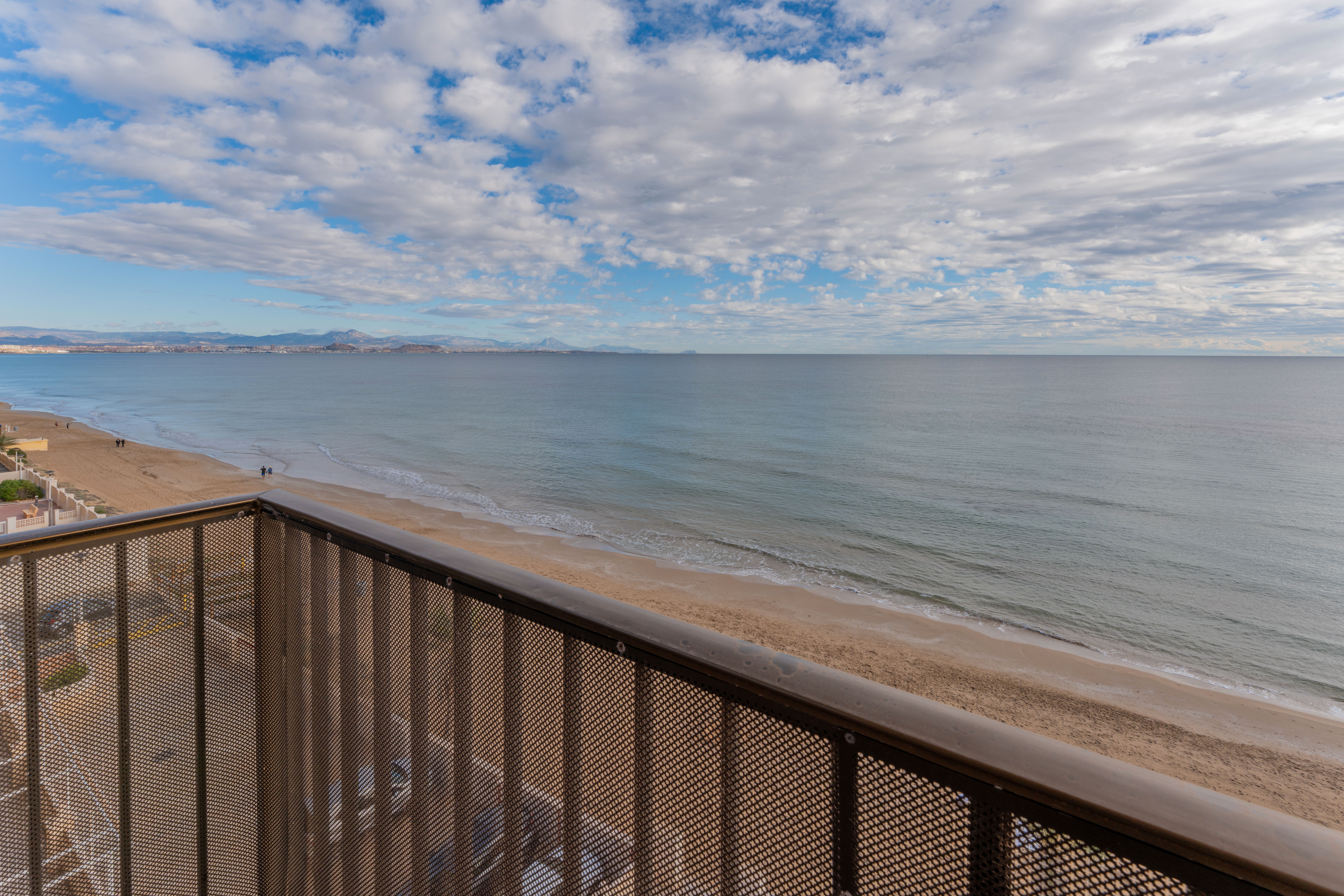 Dormitori de Pis en venda en Elche / Elx amb Calefacció, Terrassa i Moblat