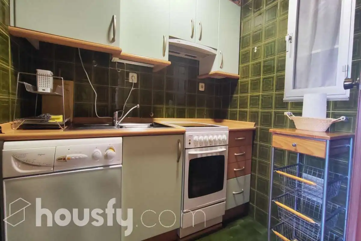 Kitchen of Flat for rent in Madrid  with Air Conditioner, Heating and Parquet flooring