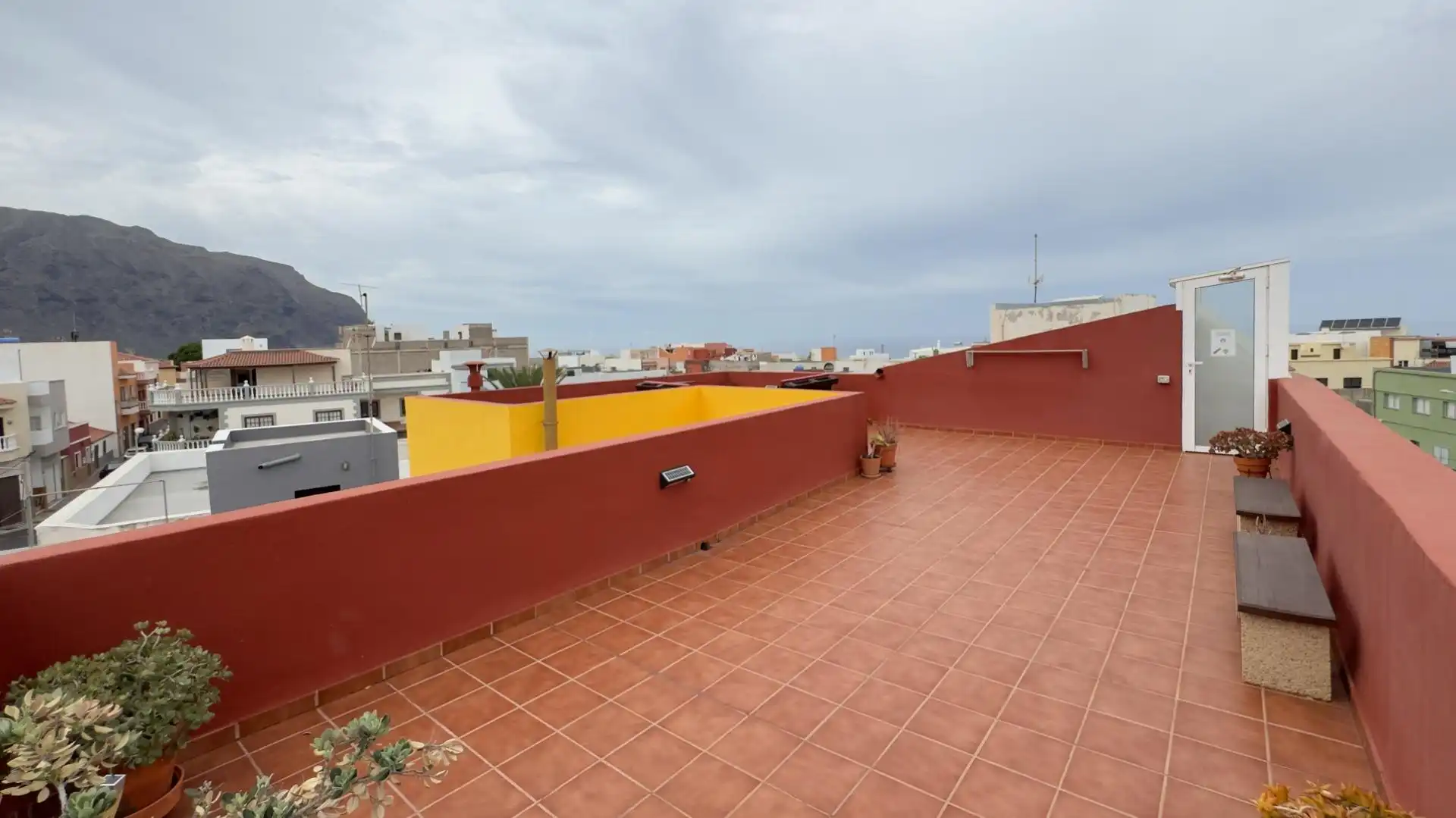 Vista exterior de Edifici en venda en Buenavista del Norte