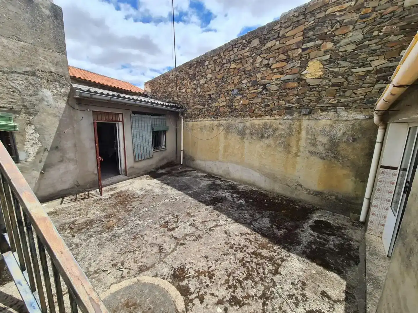 Exterior view of Flat for sale in Alcollarín