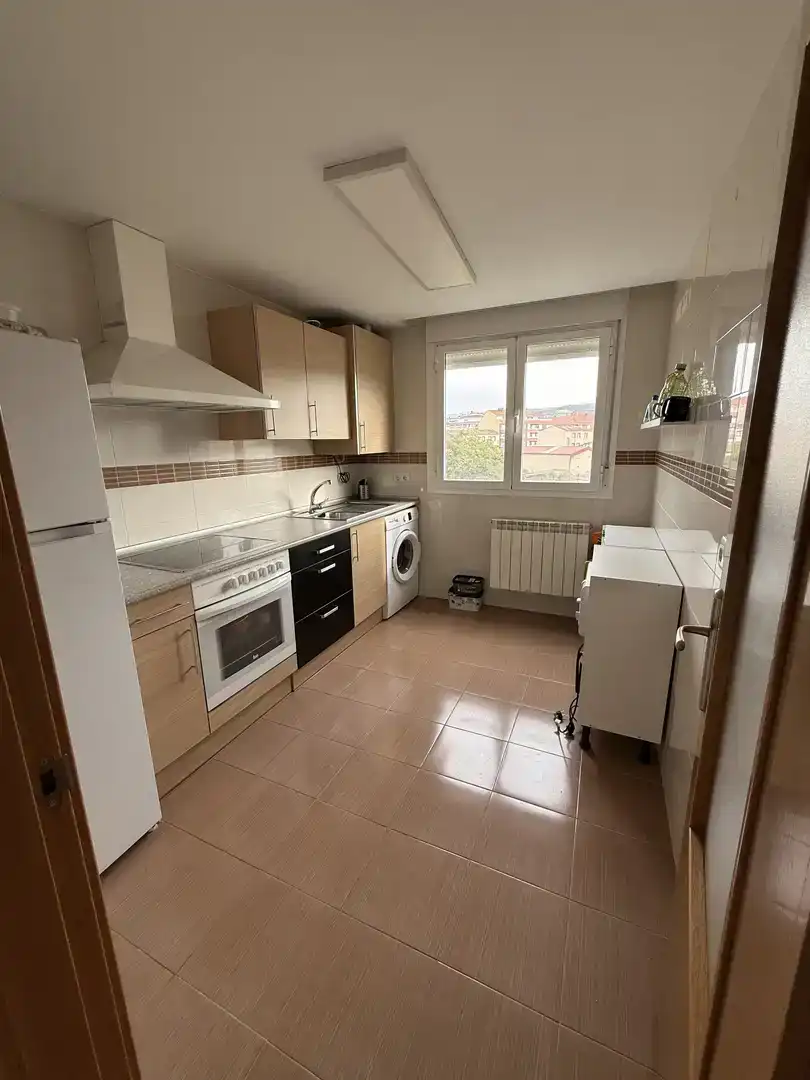 Cocina de Piso en venta en Entrena con Piscina y Balcón