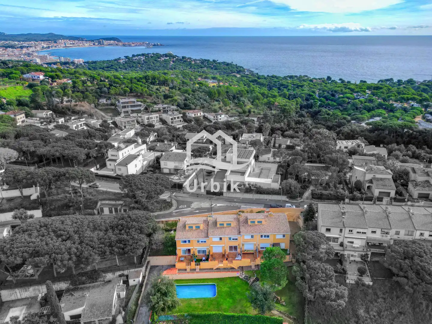Vista exterior de Casa adosada en venta en Castell d'Aro, Platja d'Aro i s'Agaró con Aire acondicionado, Calefacción y Jardín privado