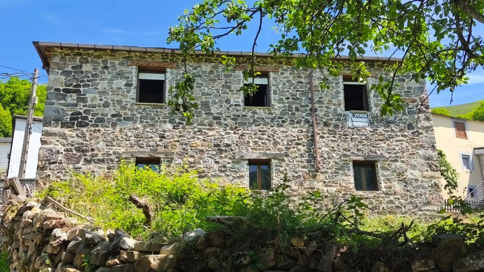 Vista exterior de Casa o xalet en venda en Degaña amb Traster