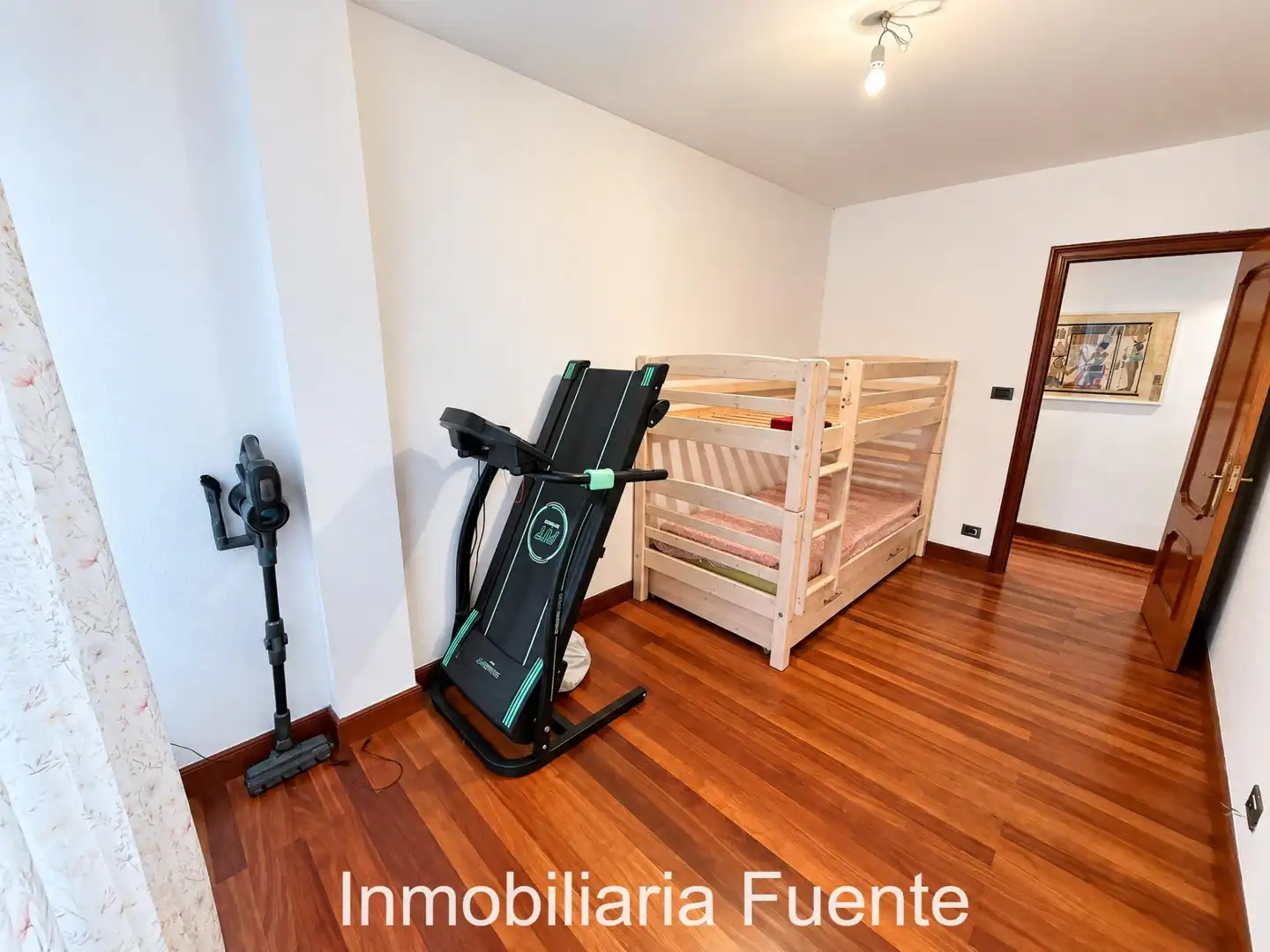 Habitación de Piso en venta en Zalla  con Calefacción, Trastero y Amueblado