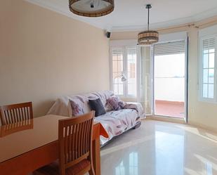 Sala d'estar de Àtic en venda en Pinos Puente amb Calefacció, Parquet i Terrassa