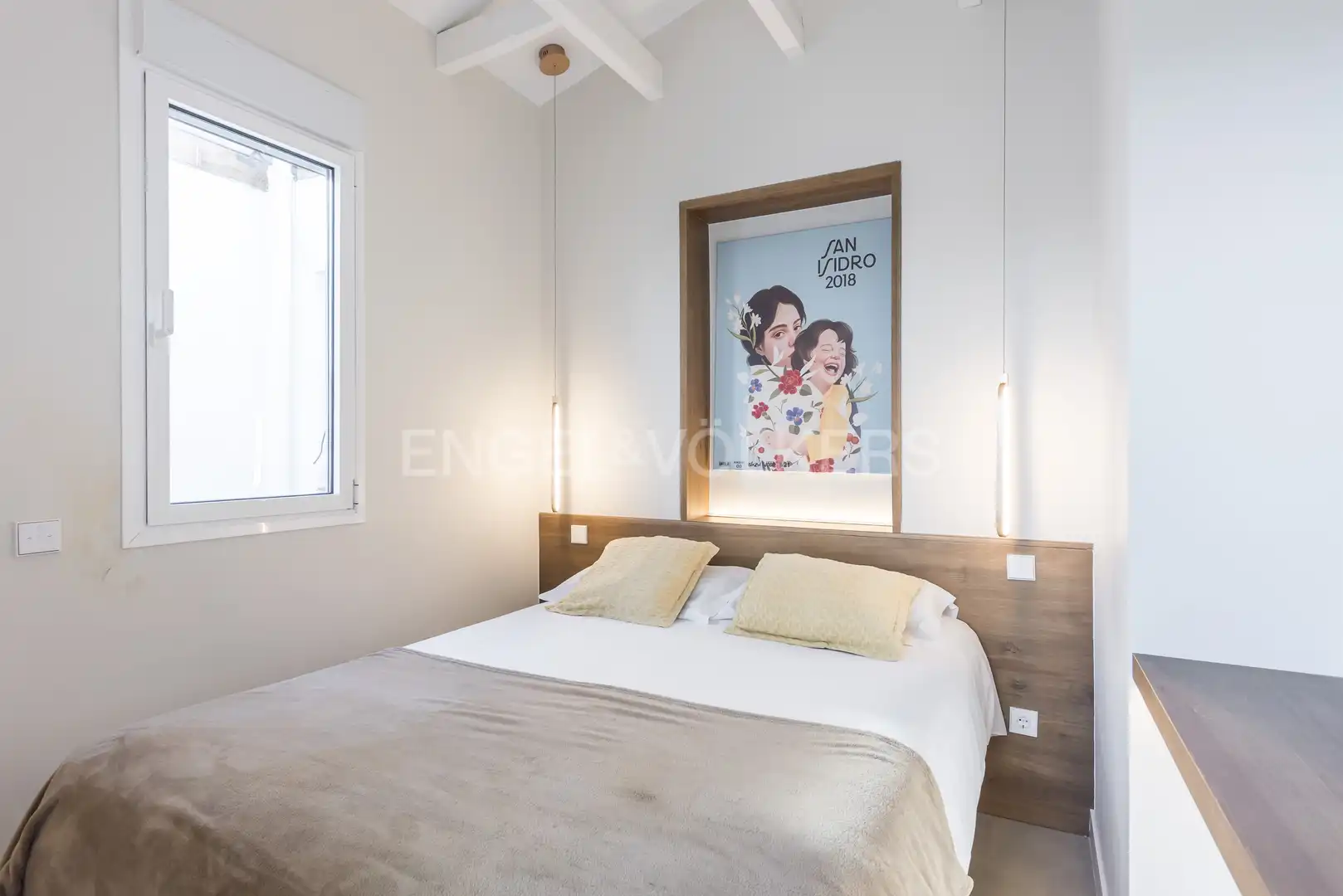 Schlafzimmer von Dachboden zum Verkauf in Madrid mit Klimaanlage, Heizung und Terrasse