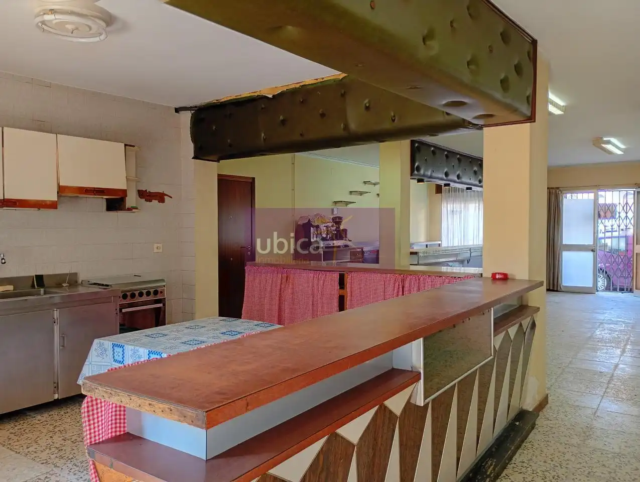 Kitchen of Commercial properties for rent in Tui