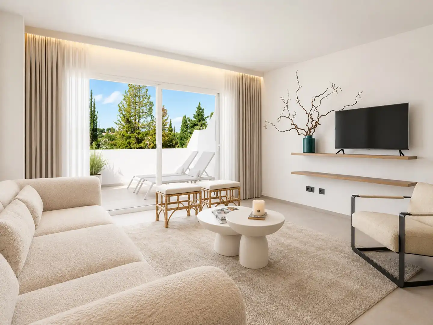 Sala d'estar de Àtic en venda en Marbella amb Aire condicionat, Terrassa i Piscina