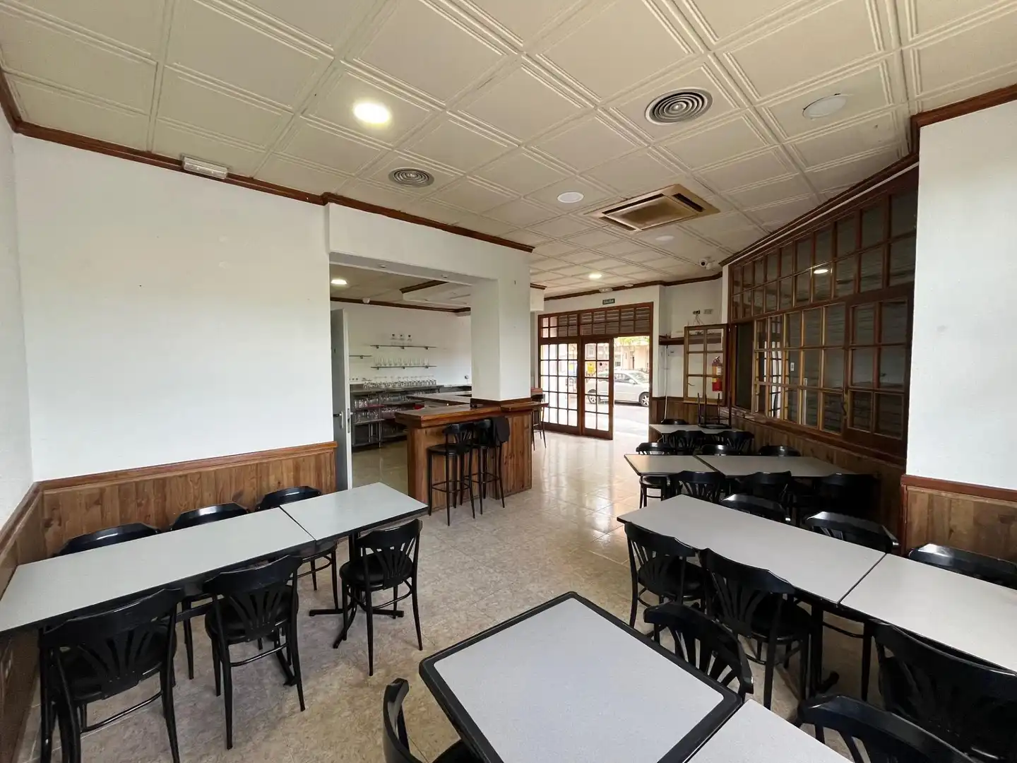 Business premises for sale in de Lluís Companys, imagen 4