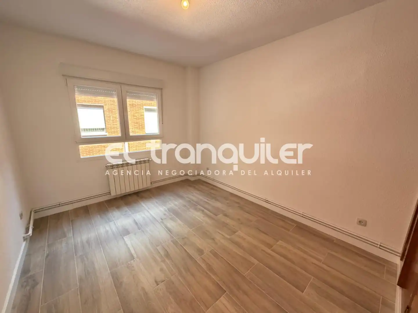 Schlafzimmer von Wohnung zur Miete in Madrid mit Parkett, Terrasse und Haustiere erlaubt