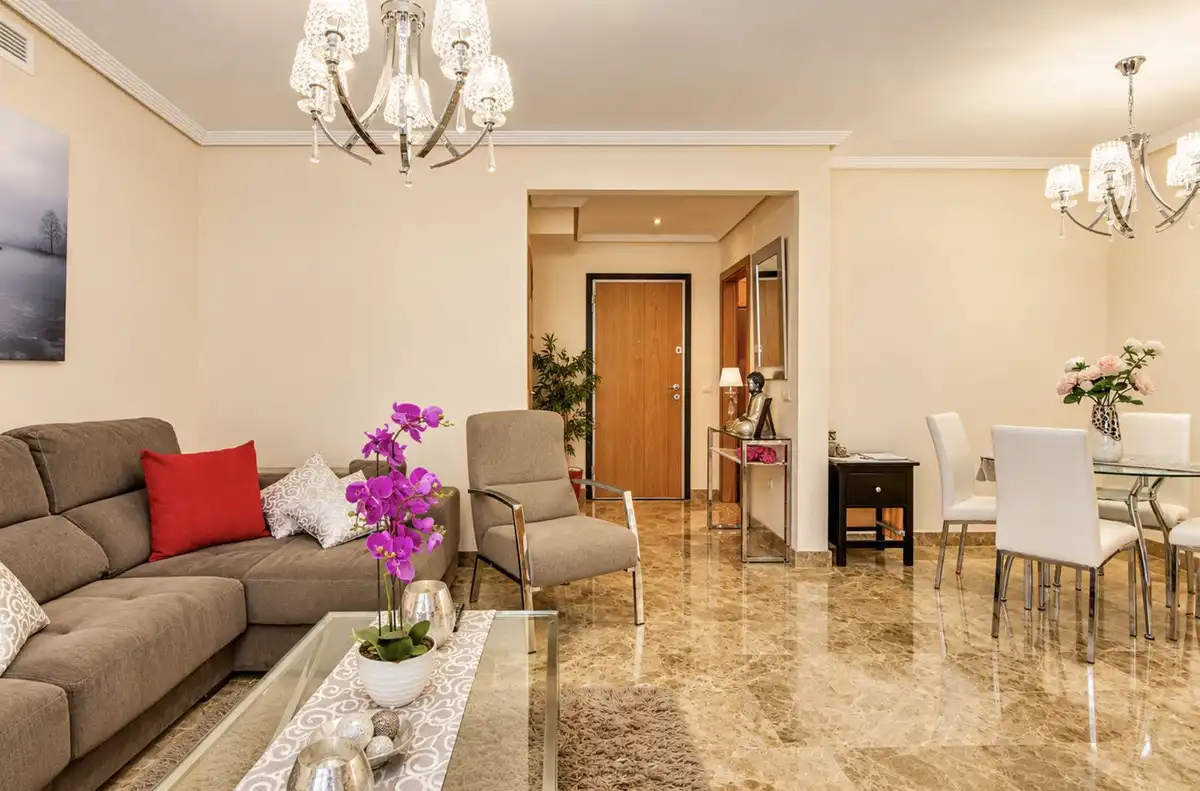Ground floor with pool for sale in Selwo, imagen 7