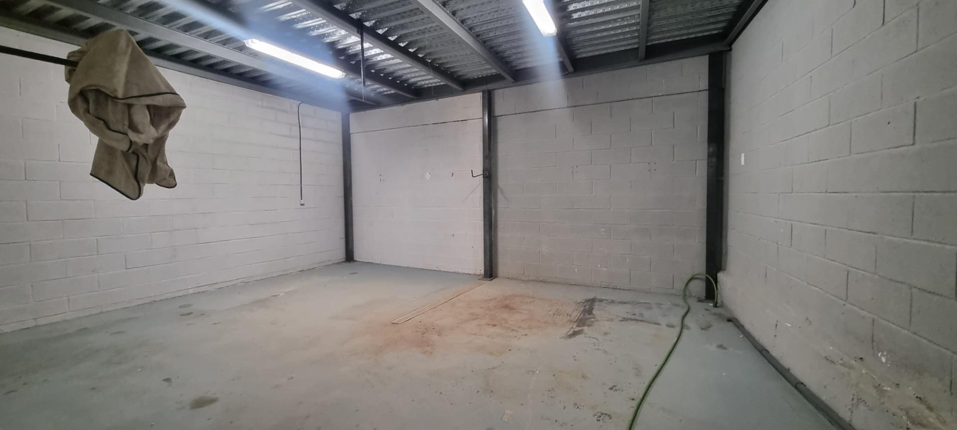 Industrial buildings to rent in Dos Hermanas