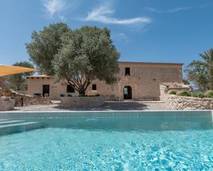 Vista exterior de Finca rústica de lloguer en Pollença amb Aire condicionat, Terrassa i Piscina