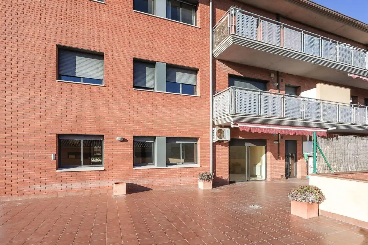 Exterior view of Flat for sale in Sant Celoni  with Air Conditioner and Storage room