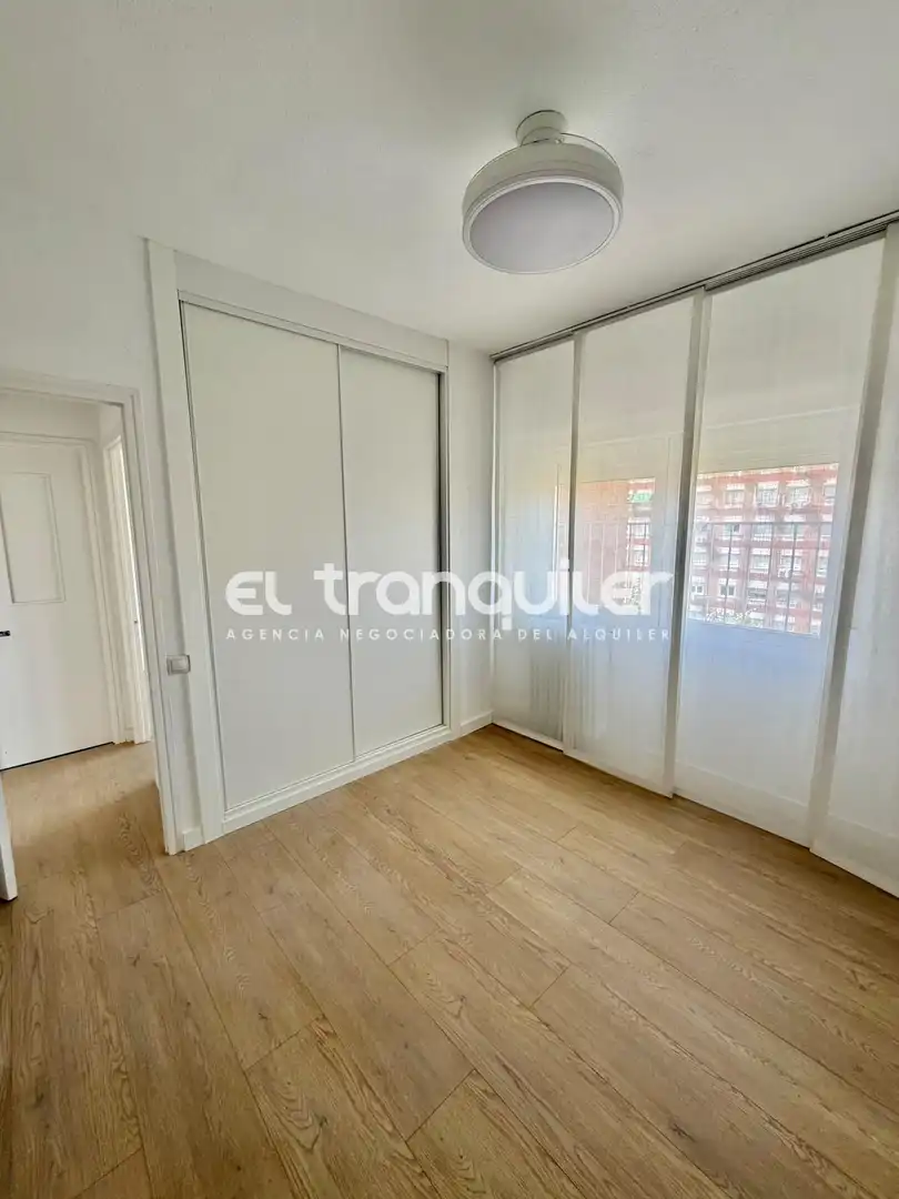 Schlafzimmer von Wohnung zur Miete in Madrid
