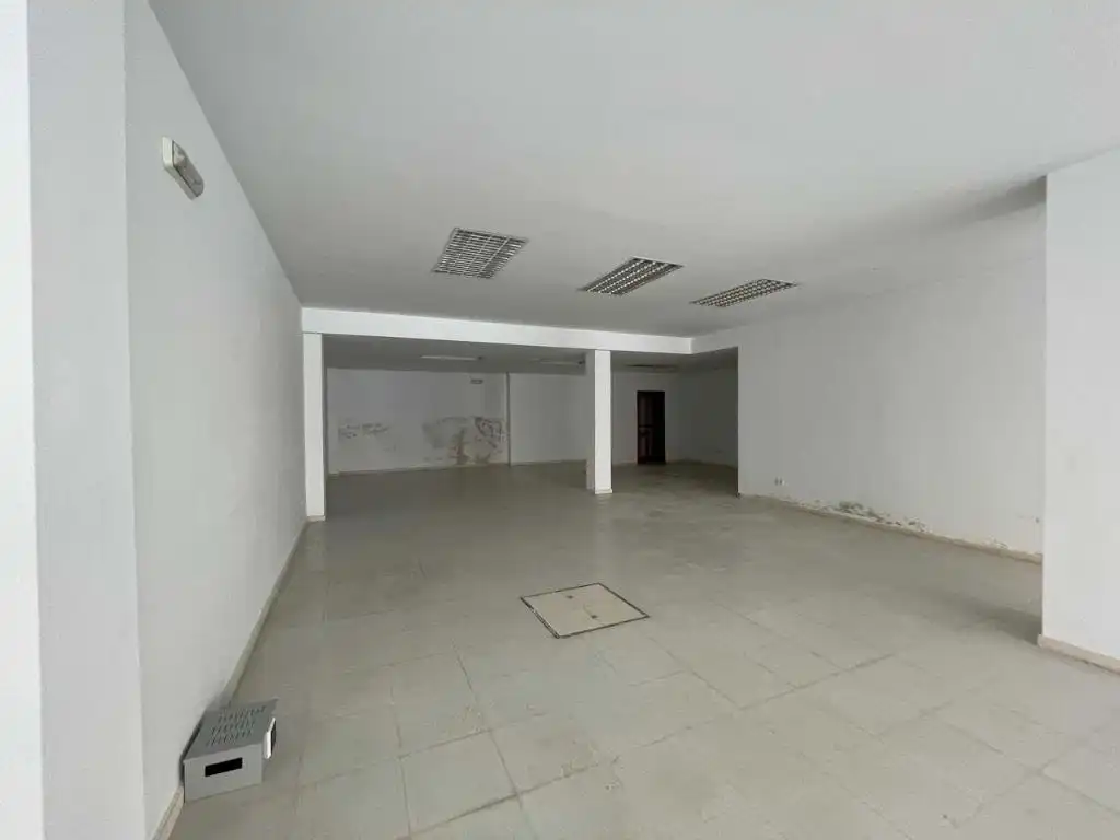 Local comercial en venta en Avenida Primero de Mayo, imagen 8