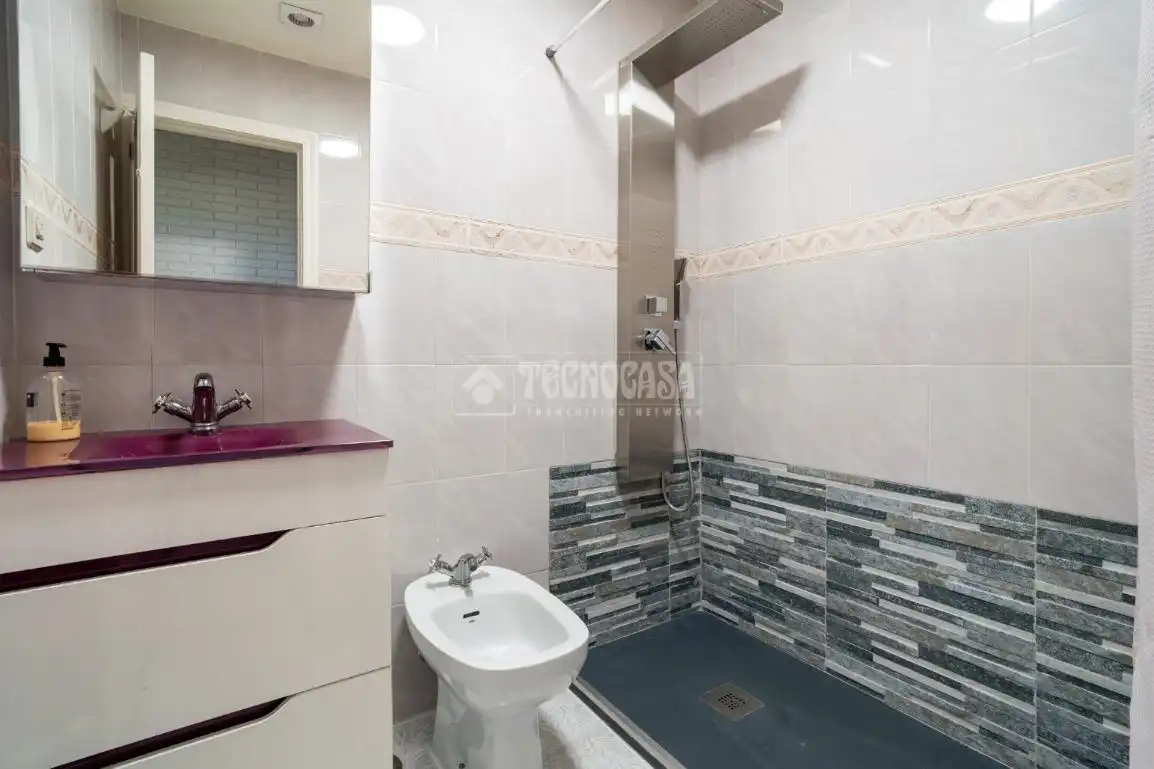 Baño de Casa adosada en venta en Padul con Terraza y Piscina comunitaria