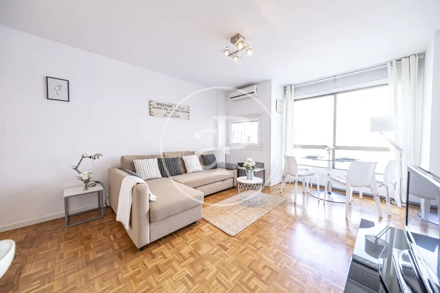 Living room of Flat for rent in Madrid  with Air Conditioner, Heating and Private garden