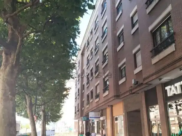 Vista exterior de Pis en venda en Gijón  amb Calefacció, Parquet i Moblat