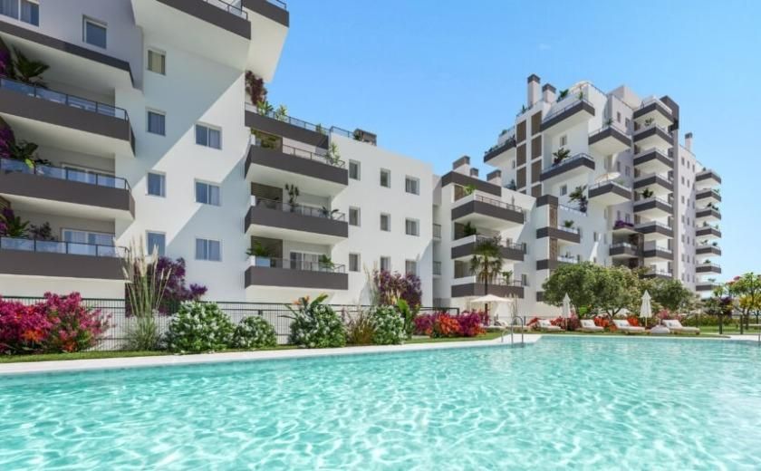 Vista exterior de Pis en venda en Dos Hermanas amb Aire condicionat, Jardí privat i Terrassa