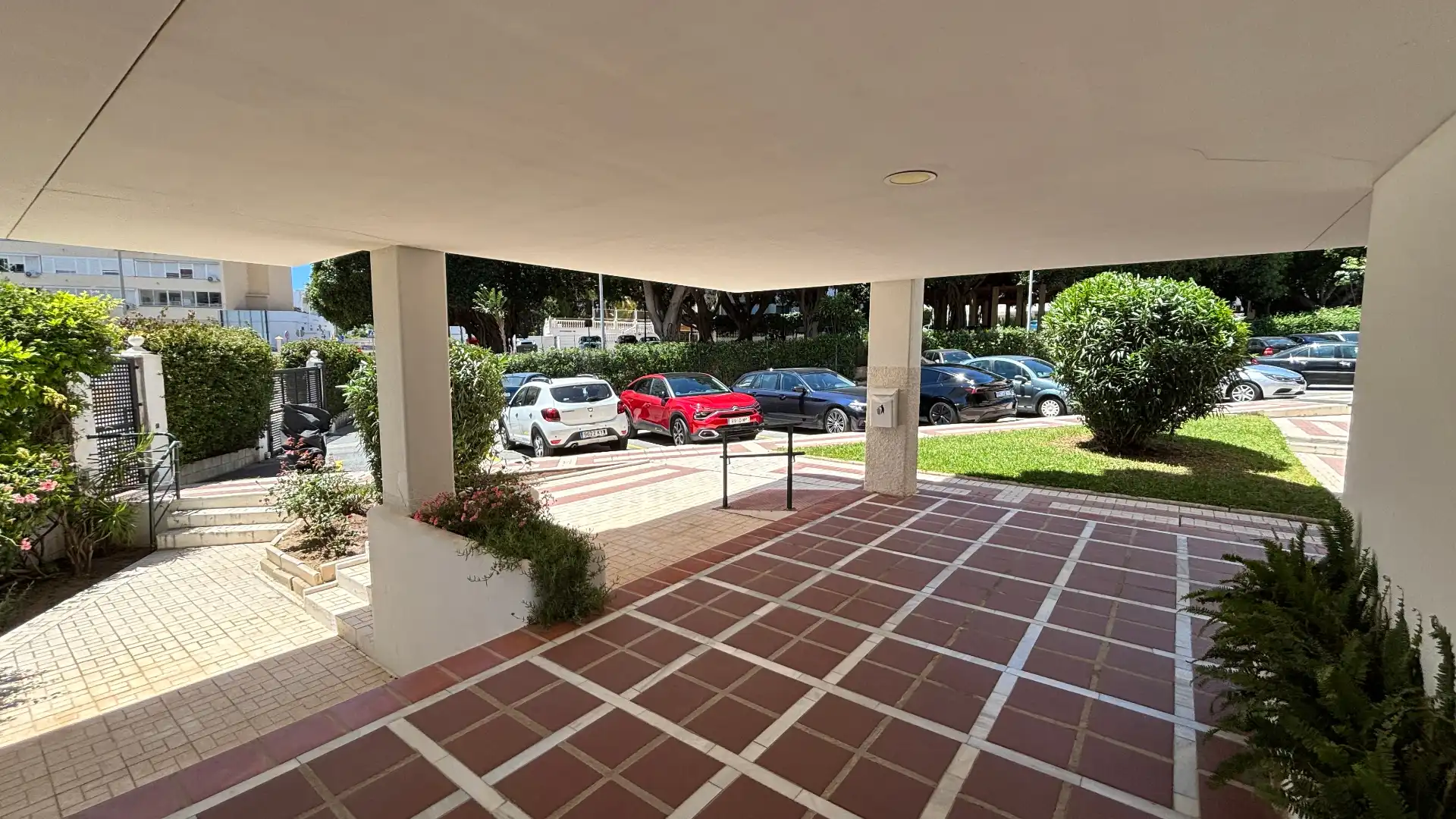 Parking de Piso en venta en Benalmádena con Terraza, Horno y Lavadora