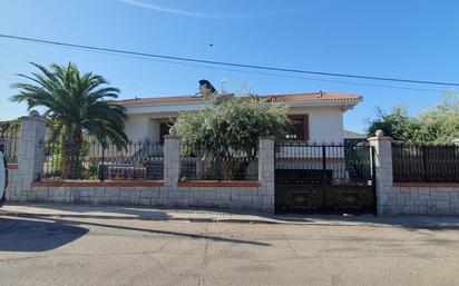 Exterior view of House or chalet for sale in Fuente El Saz de Jarama  with Terrace