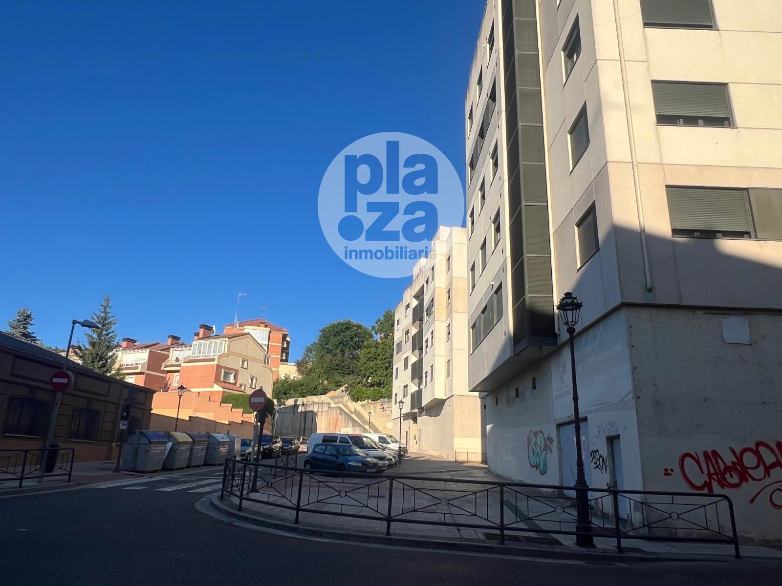 Vista exterior de Piso de alquiler en Burgos Capital con Calefacción