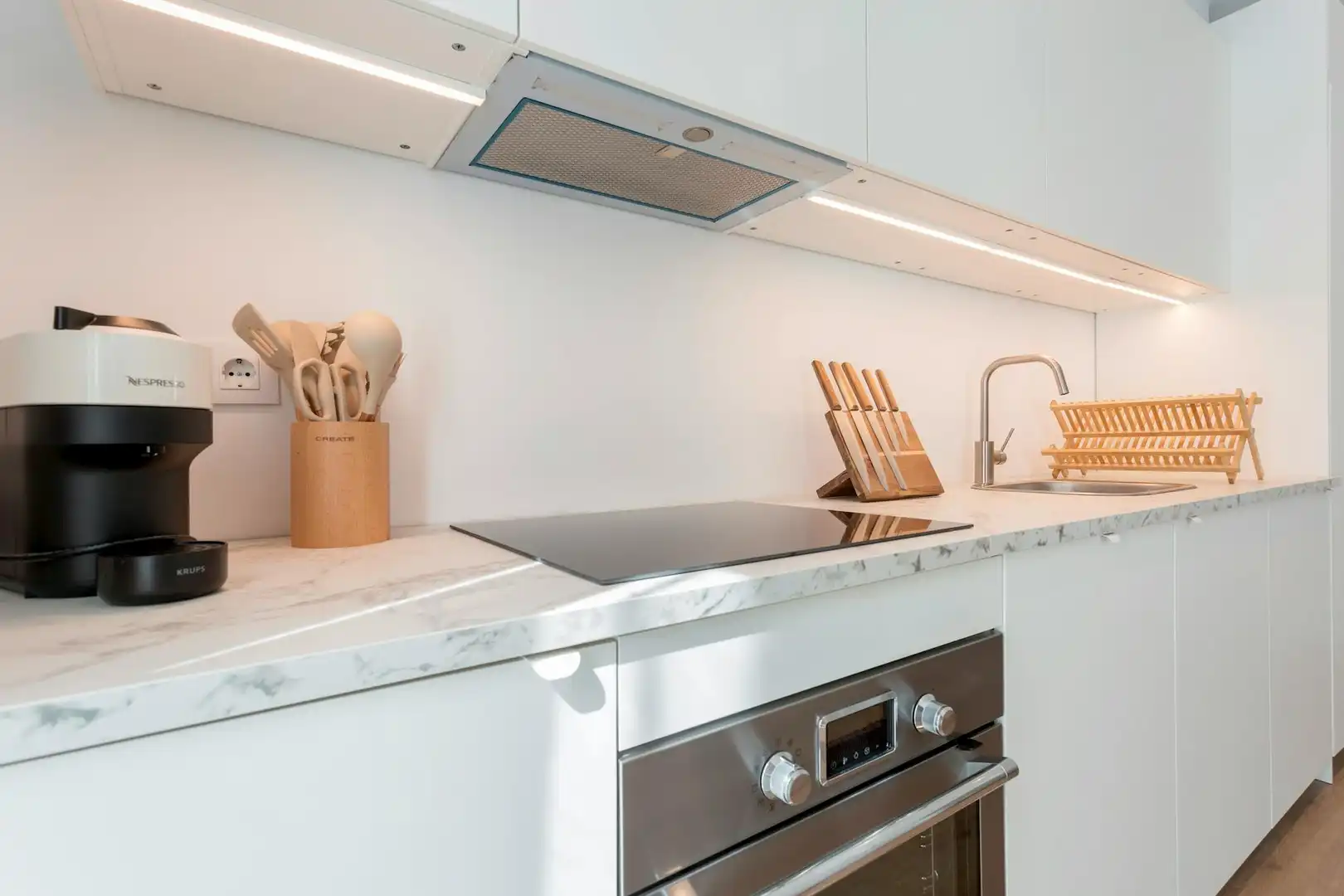 Kitchen of Flat for rent in Madrid  with Air Conditioner, Heating and Washing machine