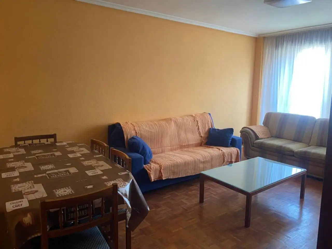 Sala d'estar de Pis de lloguer en Burgos amb Calefacció, Parquet i Terrassa