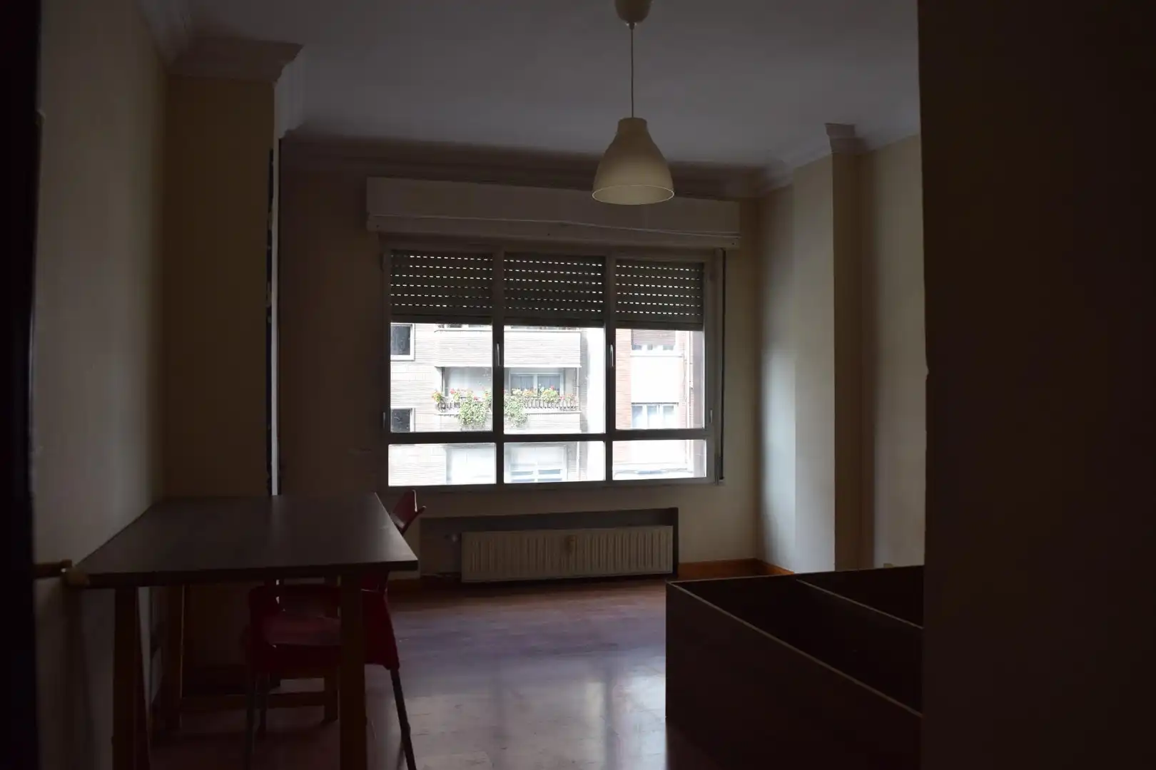 Dormitori de Pis en venda en Oviedo  amb Calefacció, Parquet i Traster