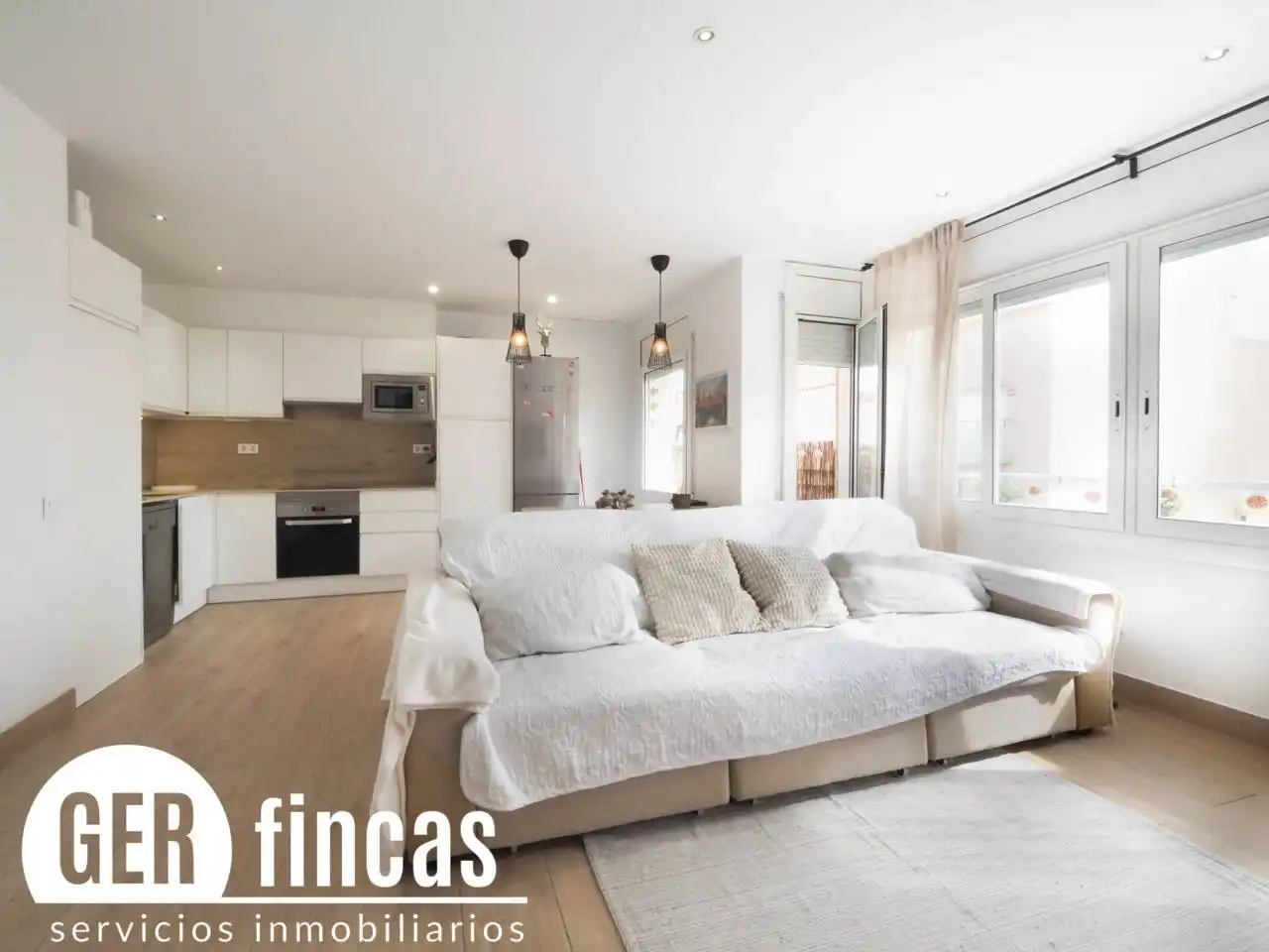 Flat with terrace for sale in Calle Sant Marc, imagen 2