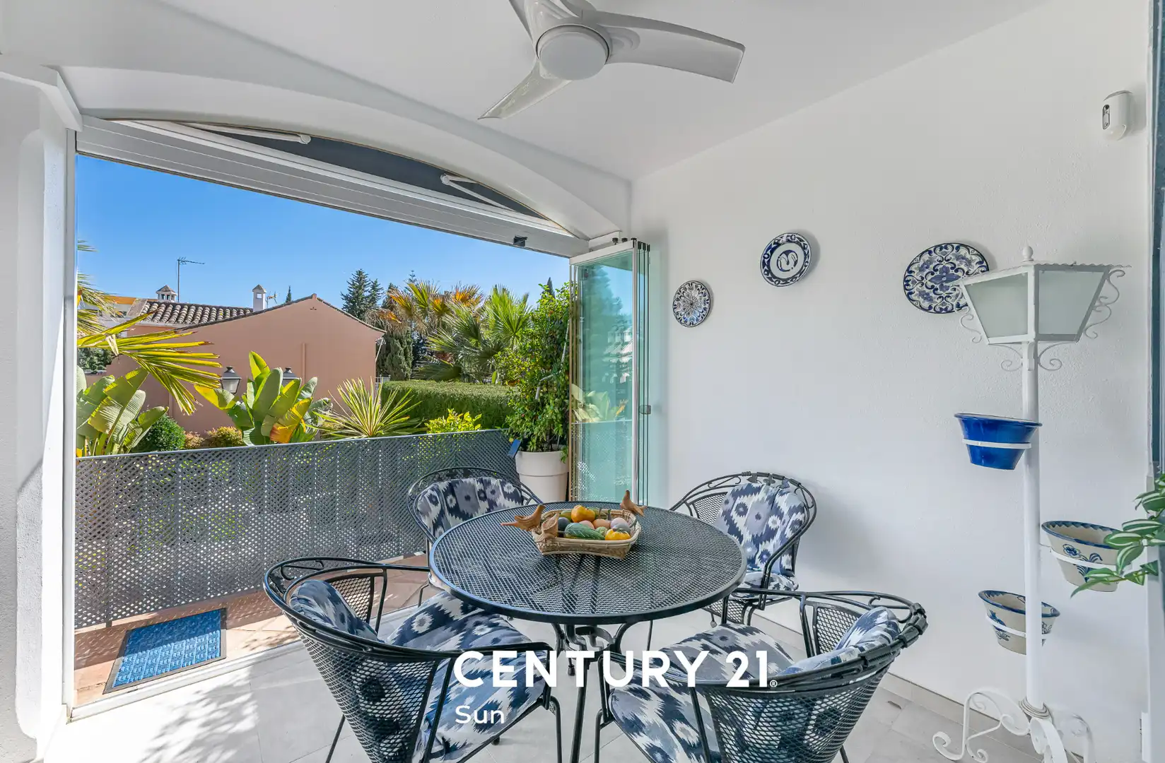 Terraza de Casa adosada en venta en Marbella con Aire acondicionado, Calefacción y Jardín privado